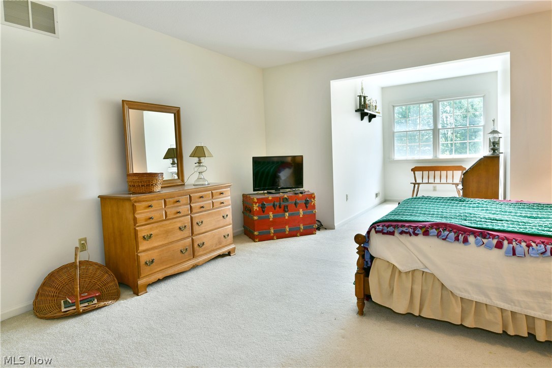 502 Turnberry Court NE Warren OH 44484