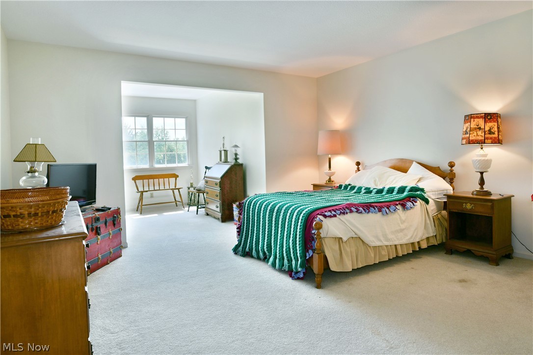 502 Turnberry Court NE Warren OH 44484