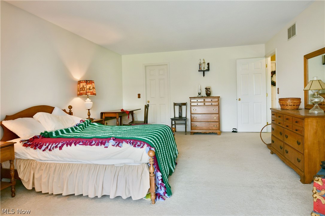 502 Turnberry Court NE Warren OH 44484