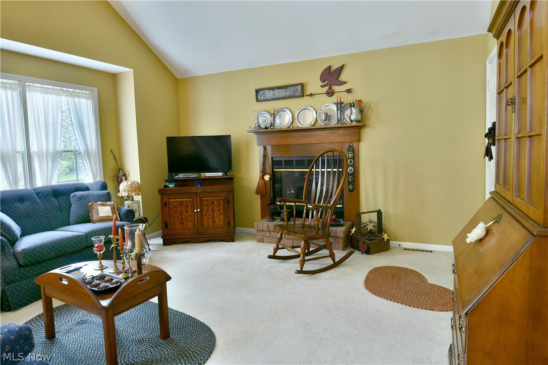 502 Turnberry Court NE Warren OH 44484
