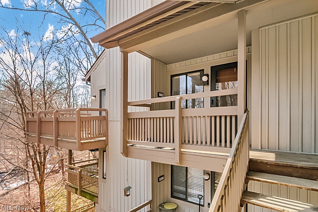 562 Meredith Lane Cuyahoga Falls OH 44223