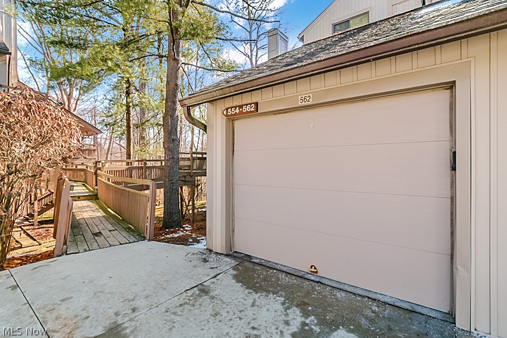 562 Meredith Lane Cuyahoga Falls OH 44223