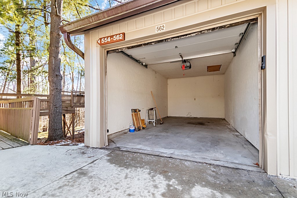 562 Meredith Lane Cuyahoga Falls OH 44223