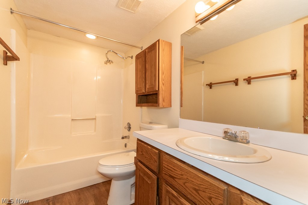 562 Meredith Lane Cuyahoga Falls OH 44223