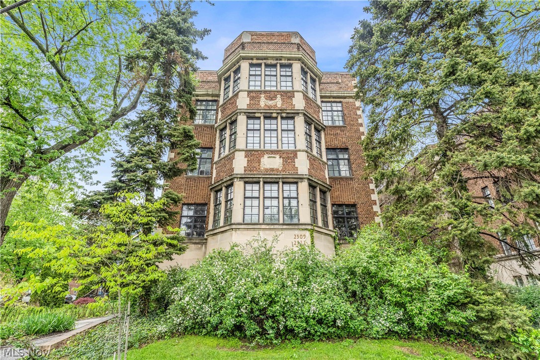 2511 Overlook Road Cleveland Heights OH 44106
