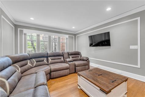 2511 Overlook Road Cleveland Heights OH 44106