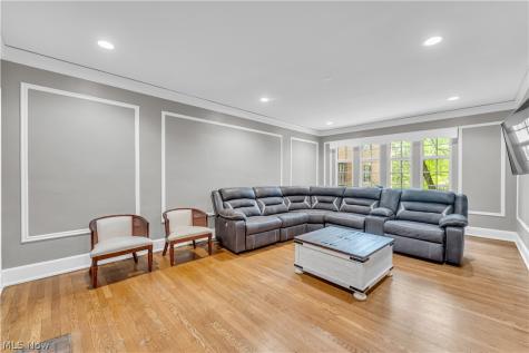 2511 Overlook Road Cleveland Heights OH 44106