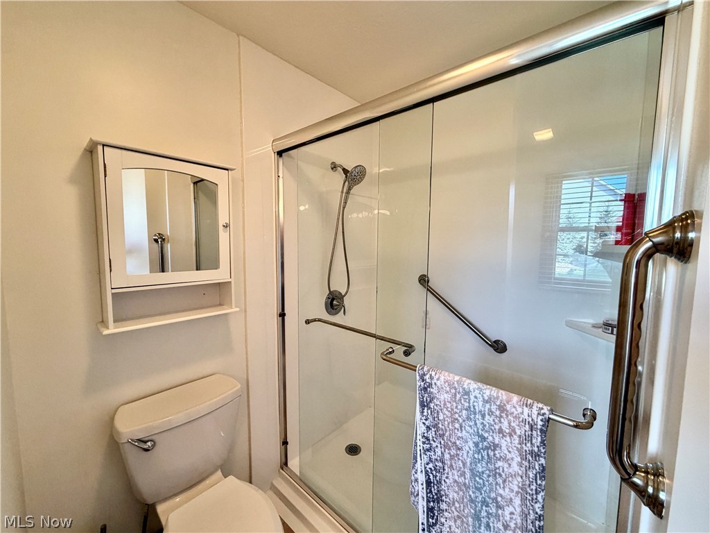 22 Walker Circle Girard OH 44420