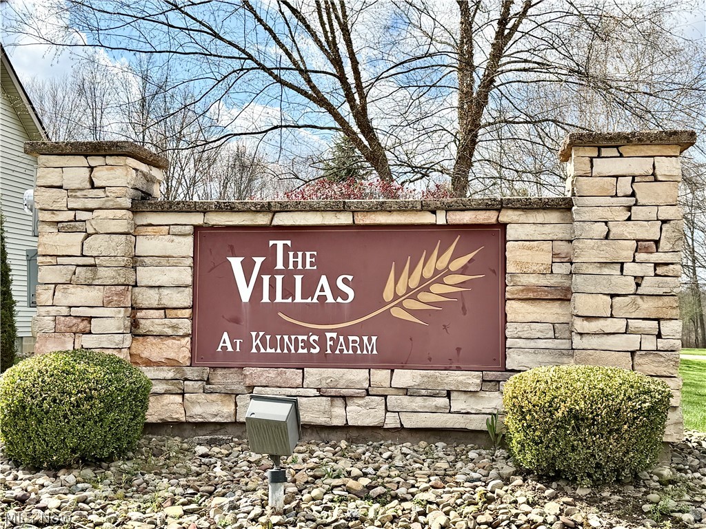 22 Walker Circle Girard OH 44420