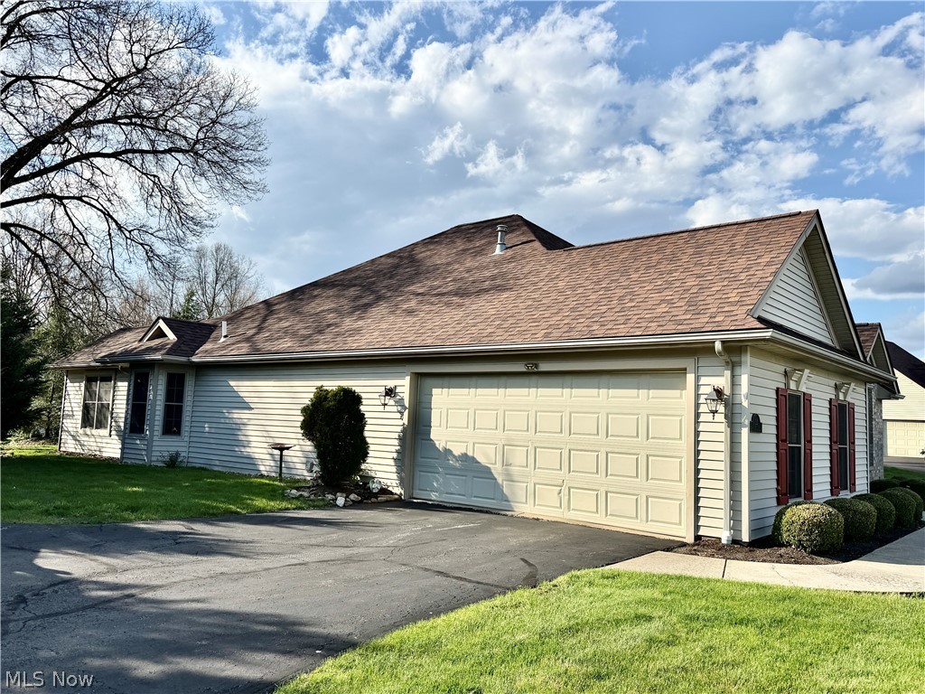 22 Walker Circle Girard OH 44420