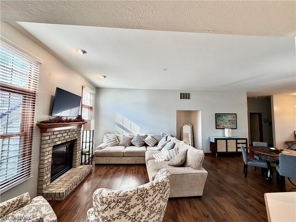 22 Walker Circle Girard OH 44420