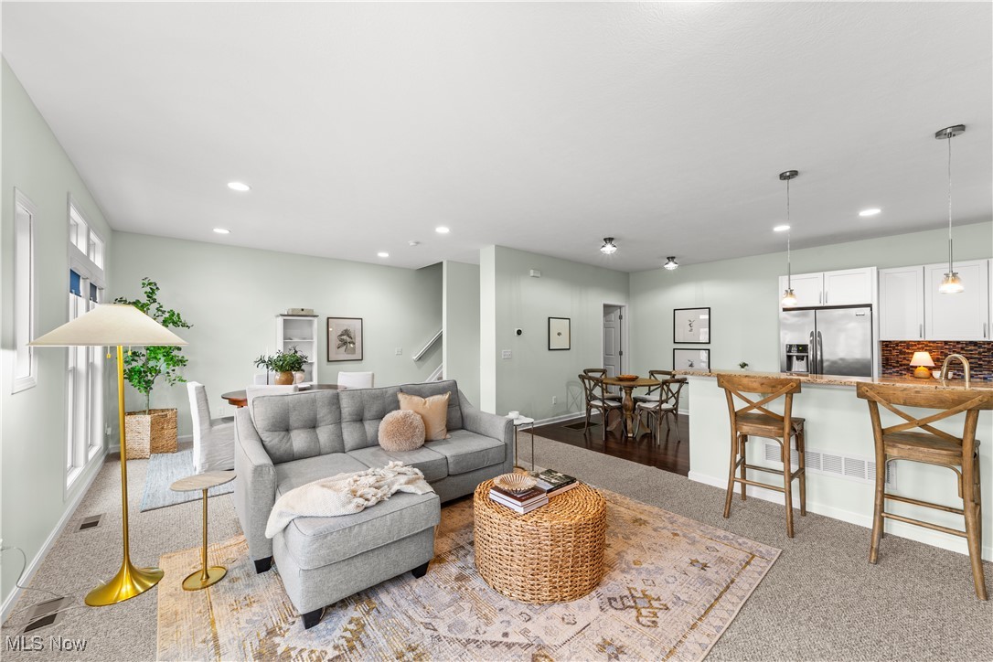 123 Vine Street Westlake OH 44145