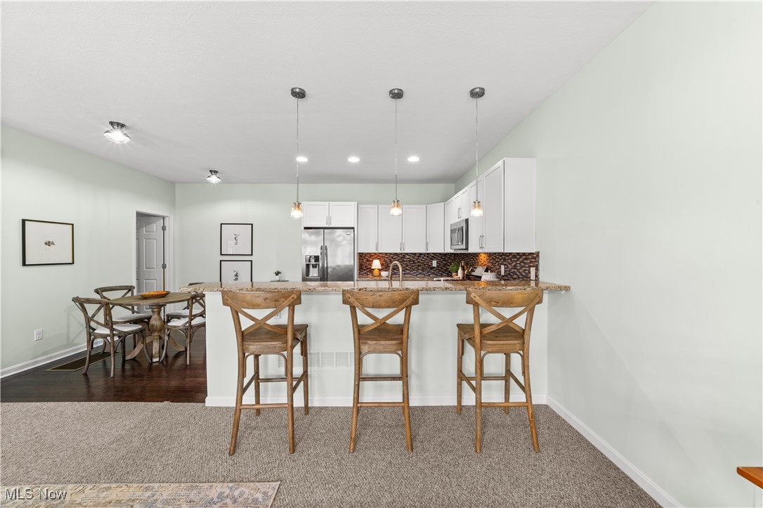 123 Vine Street Westlake OH 44145