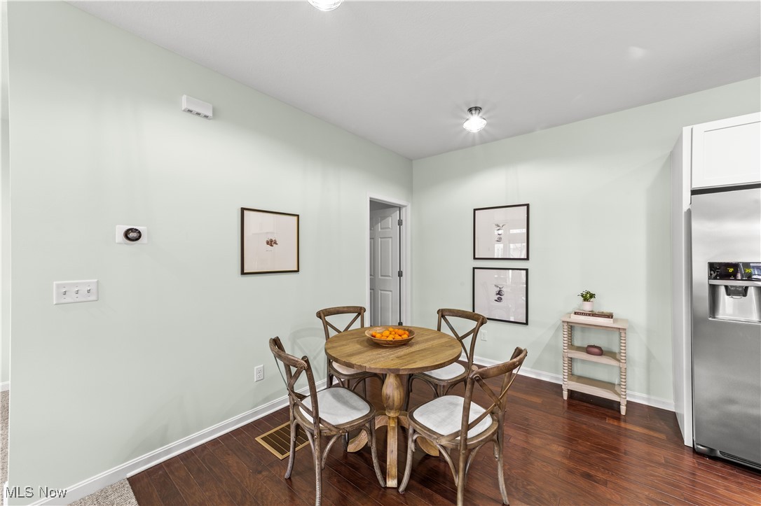 123 Vine Street Westlake OH 44145