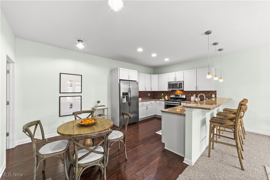 123 Vine Street Westlake OH 44145