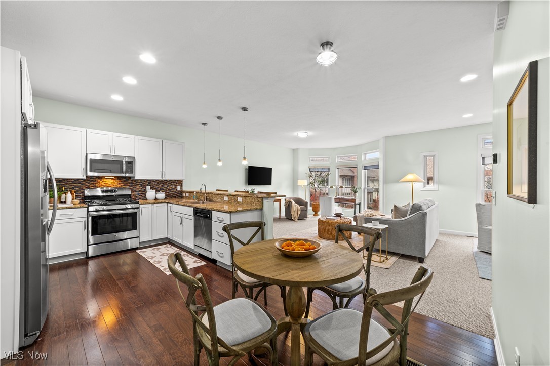 123 Vine Street Westlake OH 44145