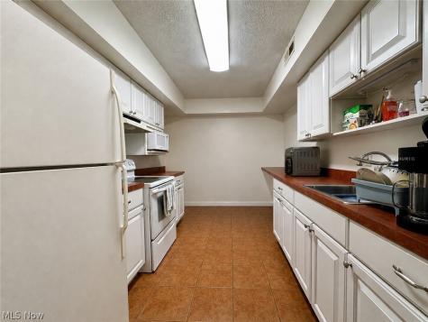 1780 Rolling Hills Drive Twinsburg OH 44087
