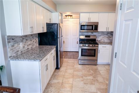 1145 Canyon View Road Sagamore Hills OH 44067