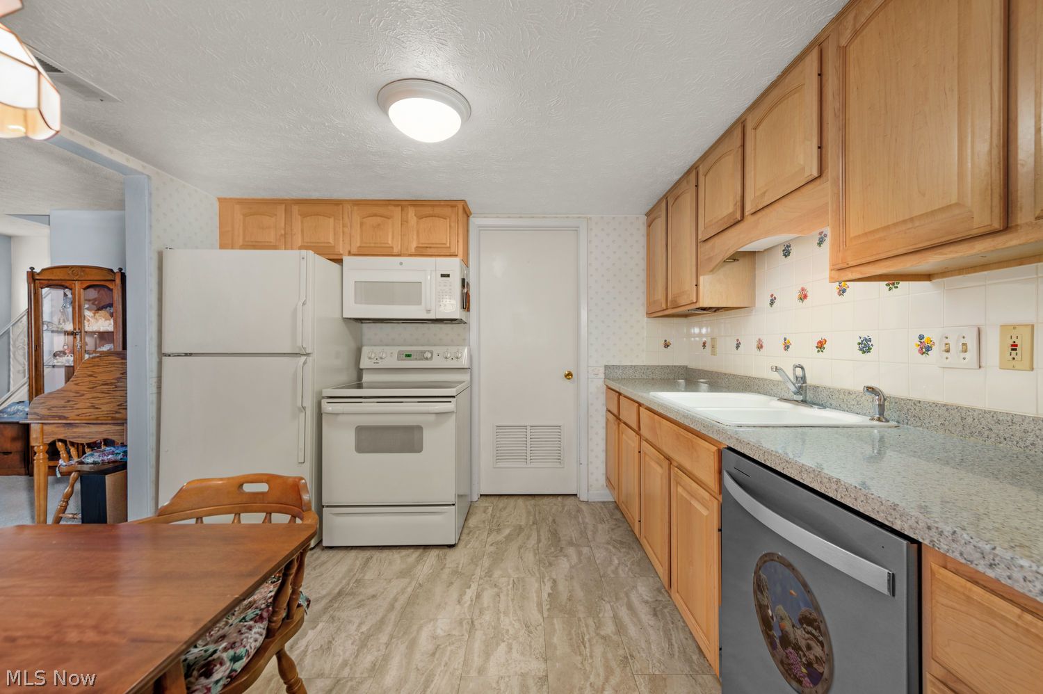 4312 -4 Hyde Park North Olmsted OH 44070