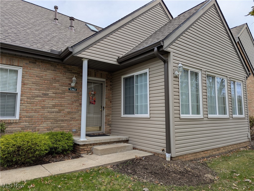 1563 Cambridge Avenue SW North Canton OH 44709