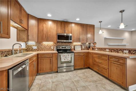 772 Wildberry Circle Avon Lake OH 44012