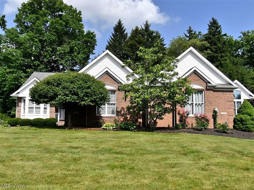 220 Blue Winged Warren OH 44484