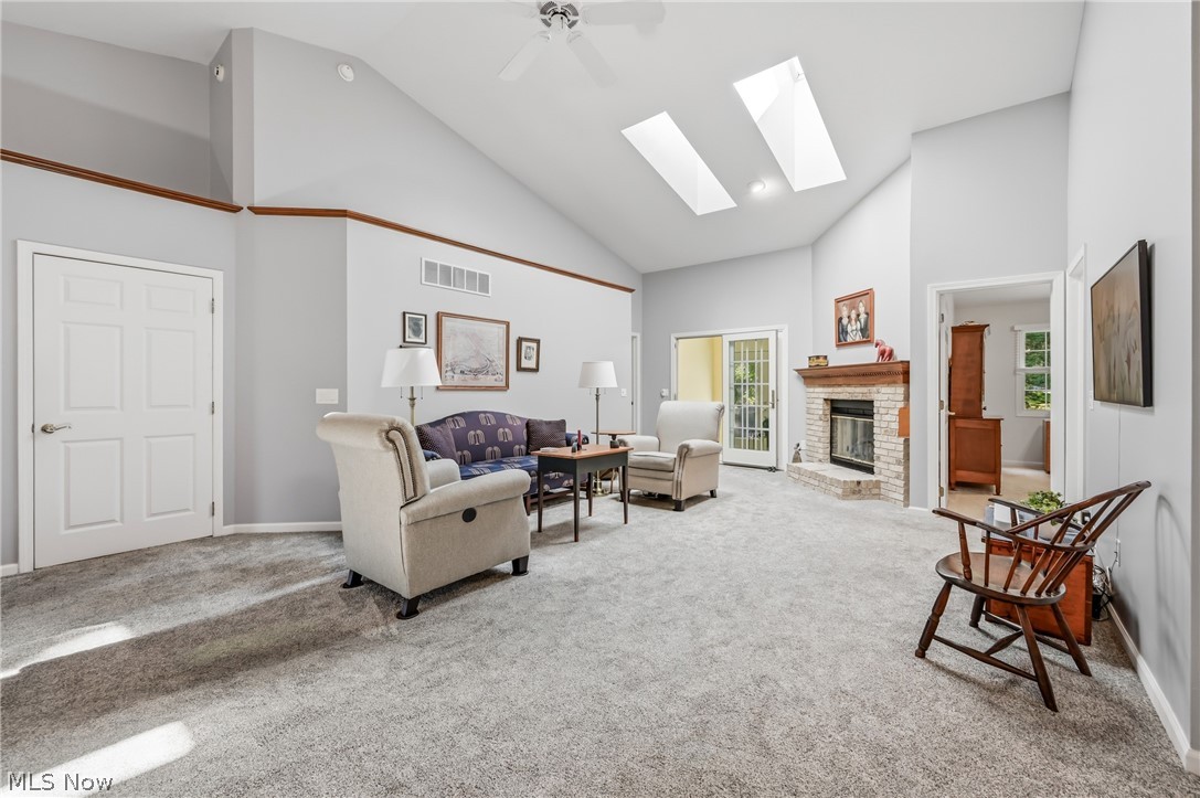 220 Blue Winged Warren OH 44484