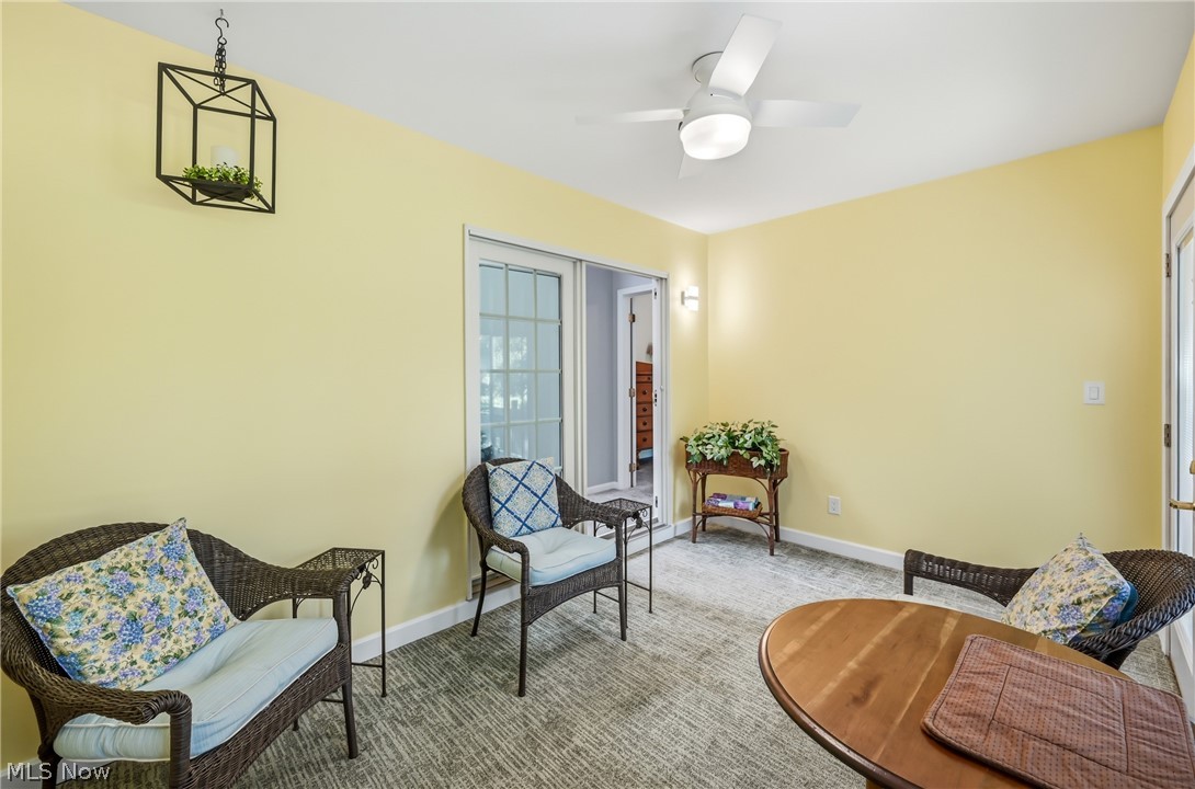 220 Blue Winged Warren OH 44484