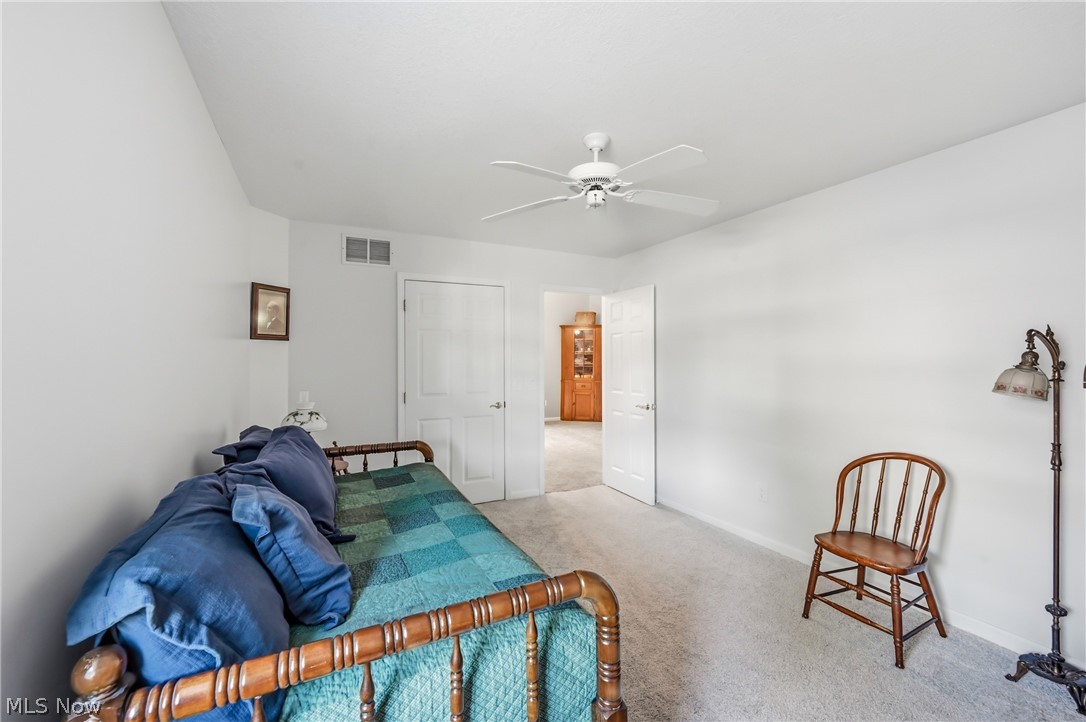 220 Blue Winged Warren OH 44484