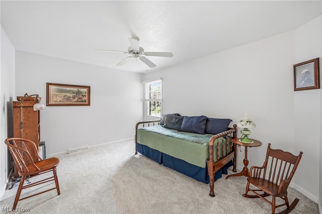 220 Blue Winged Warren OH 44484