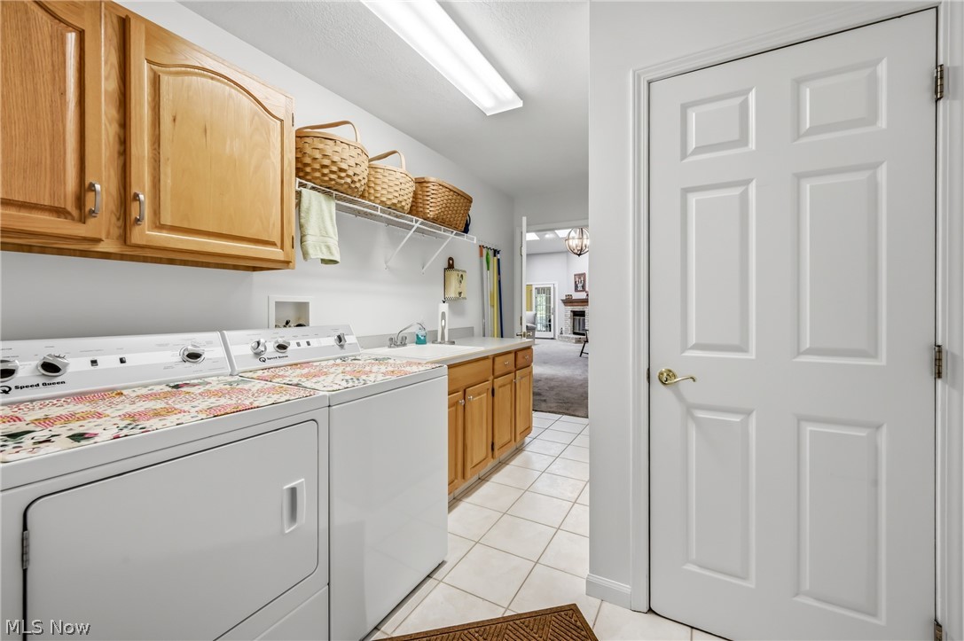 220 Blue Winged Warren OH 44484