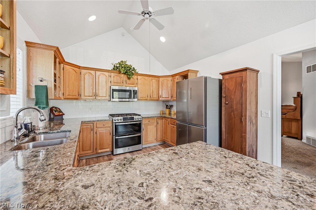 220 Blue Winged Warren OH 44484