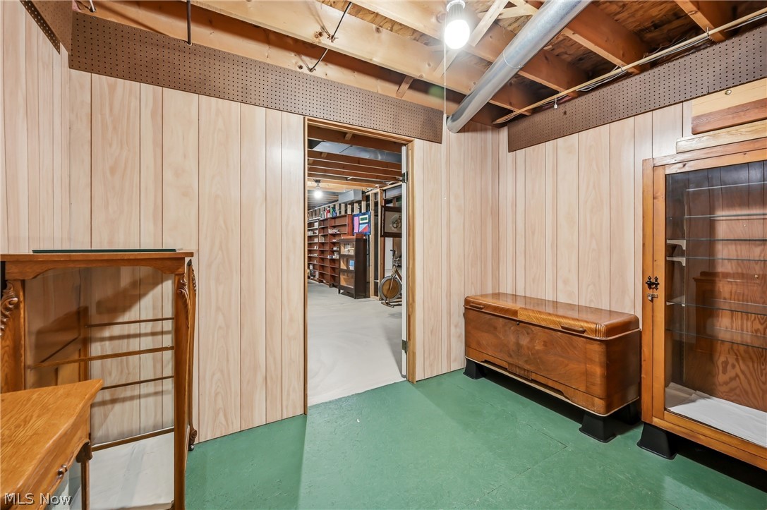 220 Blue Winged Warren OH 44484