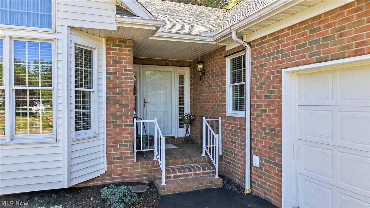 220 Blue Winged Warren OH 44484
