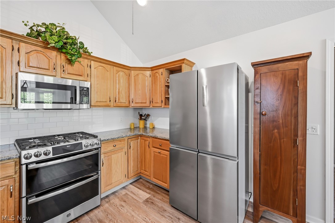 220 Blue Winged Warren OH 44484