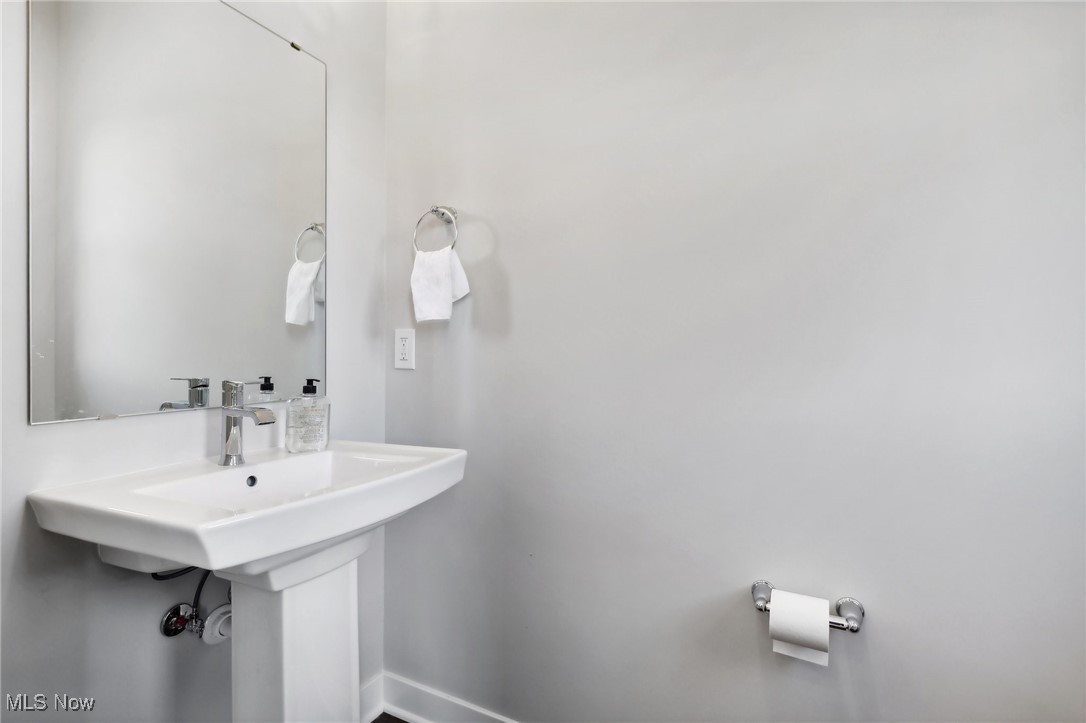 11225 N Park Place Cleveland OH 44104