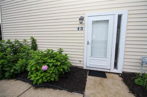 2551 Royal County Down Uniontown OH 44685