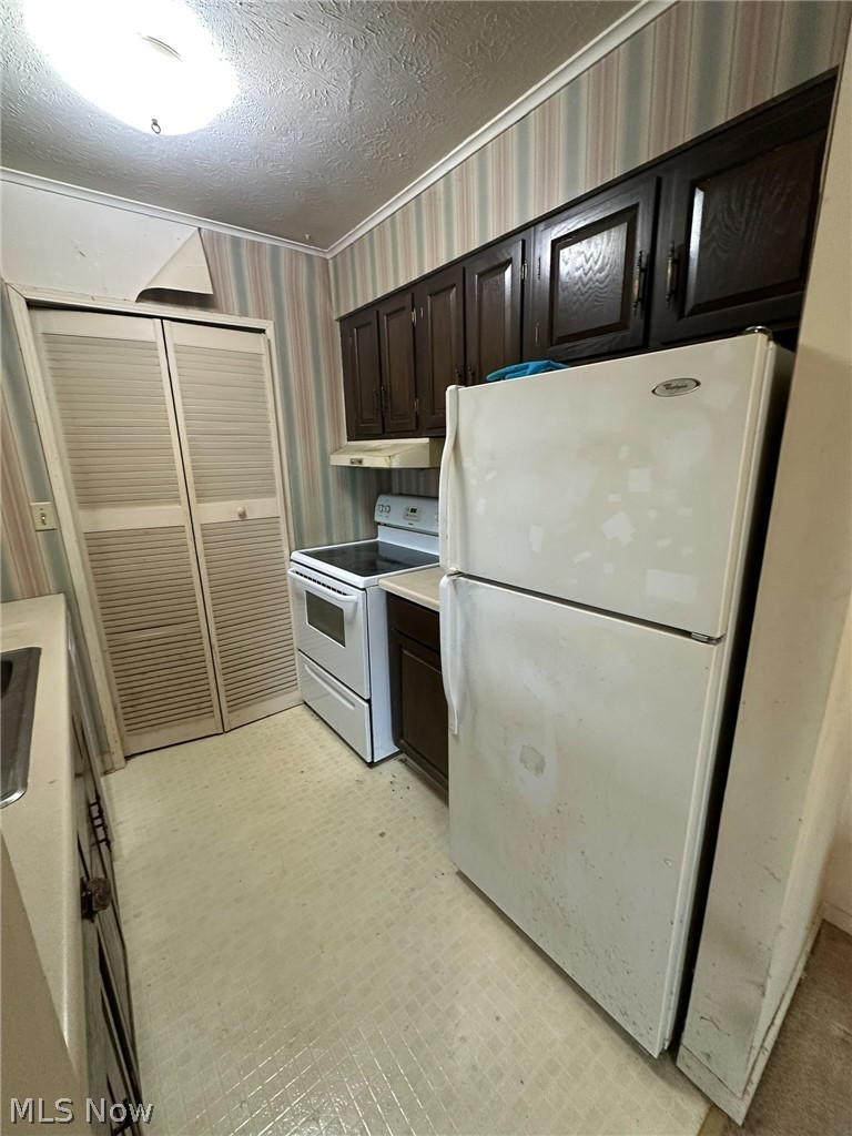 2551 Royal County Down Uniontown OH 44685