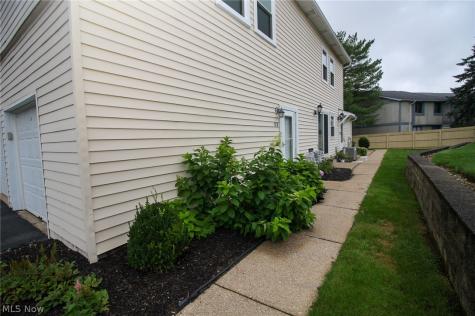 2551 Royal County Down Uniontown OH 44685