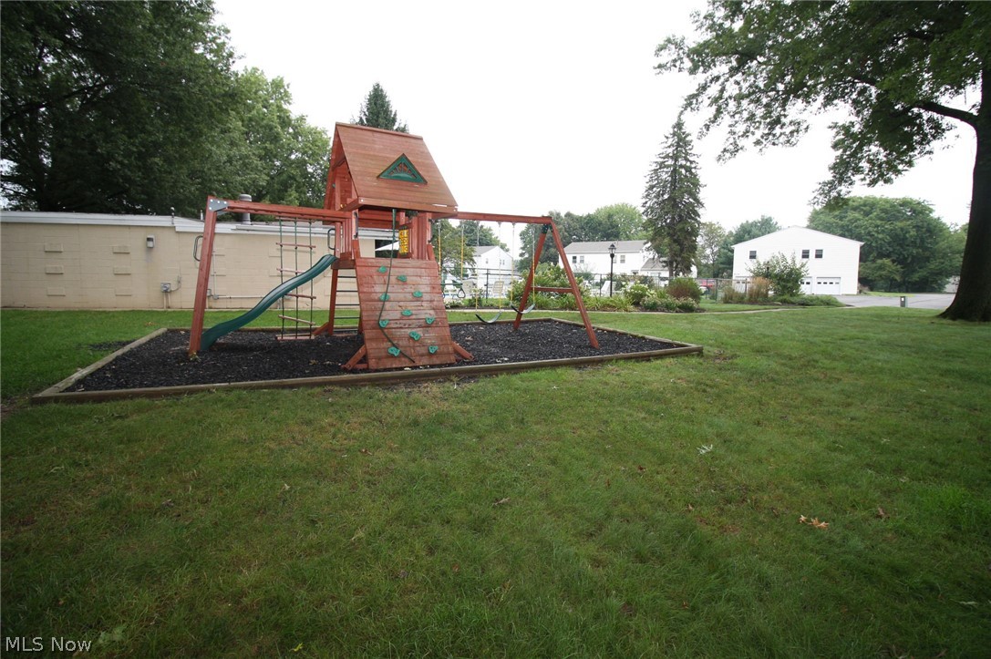 2551 Royal County Down Uniontown OH 44685