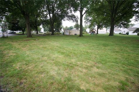 2551 Royal County Down Uniontown OH 44685
