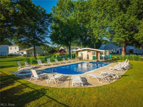2551 Royal County Down Uniontown OH 44685