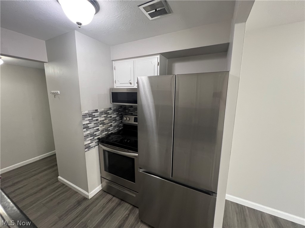 21841 River Oaks Drive Rocky River OH 44116