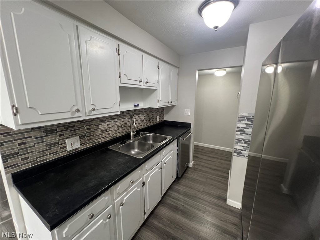21841 River Oaks Drive Rocky River OH 44116