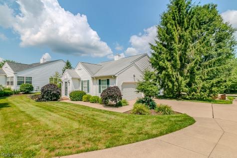 118 Kensington Court Aurora OH 44202