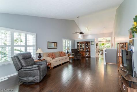 118 Kensington Court Aurora OH 44202