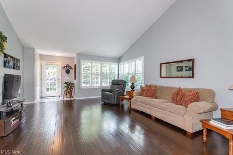 118 Kensington Court Aurora OH 44202
