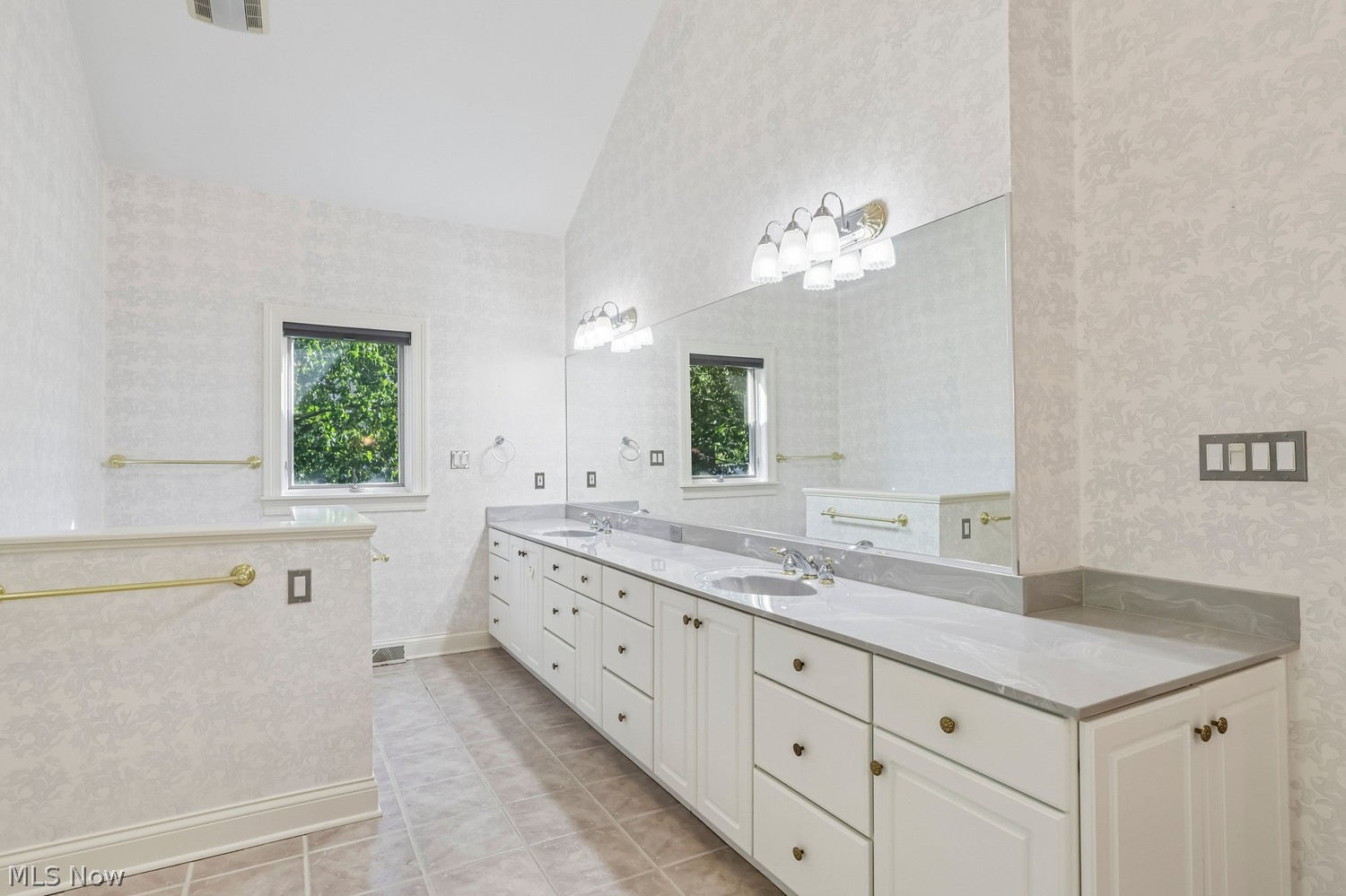404 Fairway View Drive Chagrin Falls OH 44023