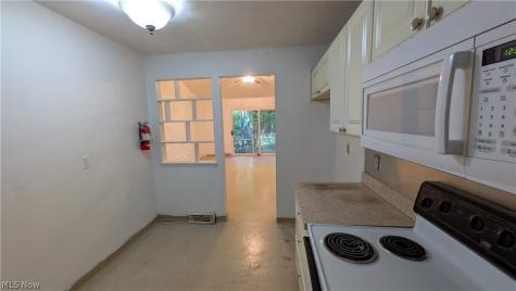 21860 River Oaks Drive Rocky River OH 44116