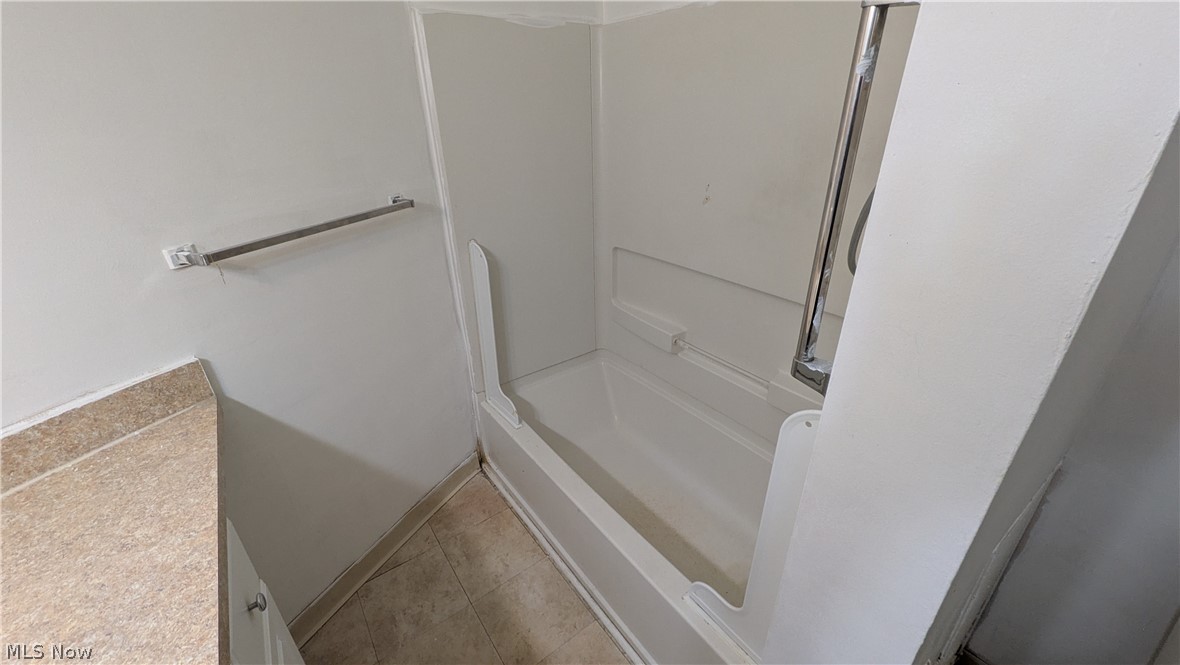 21860 River Oaks Drive Rocky River OH 44116